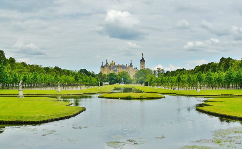 Factoring in Schwerin